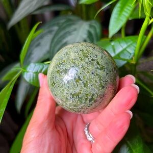 Jade sphere (c) | crystal